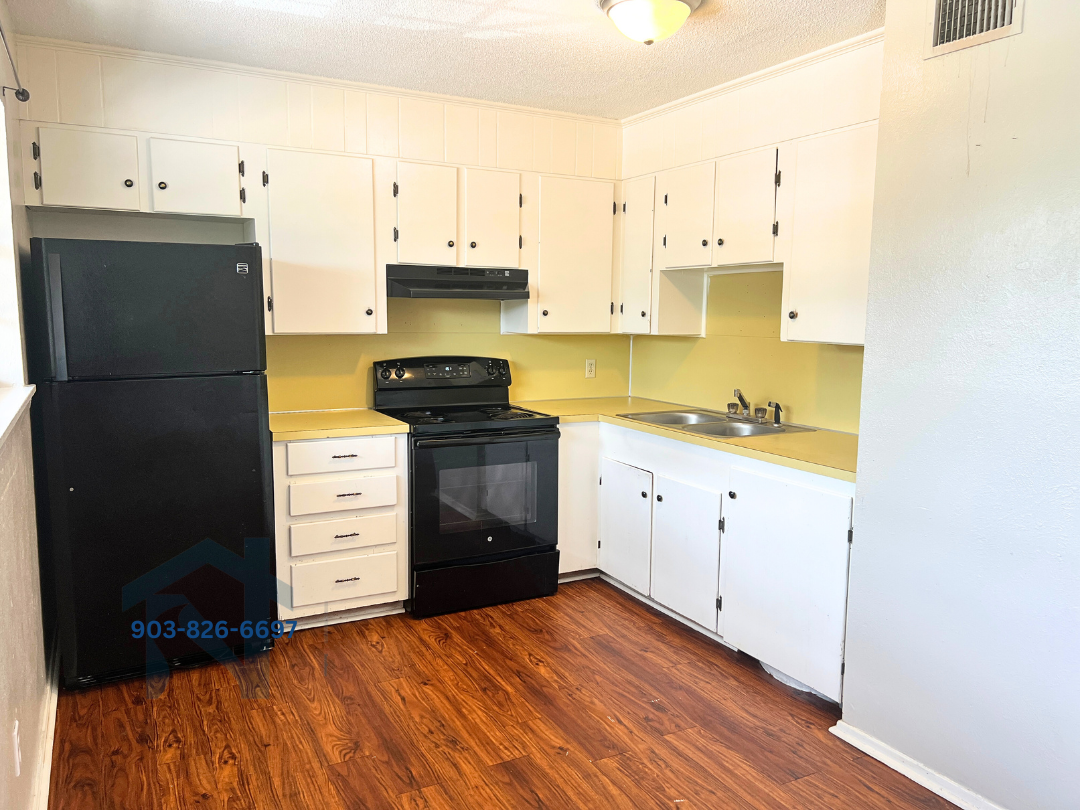 302 Houston Street - 14